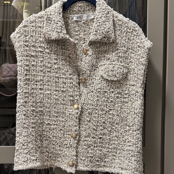 Zara Tops - Zara Cream and Black Textured Vest
